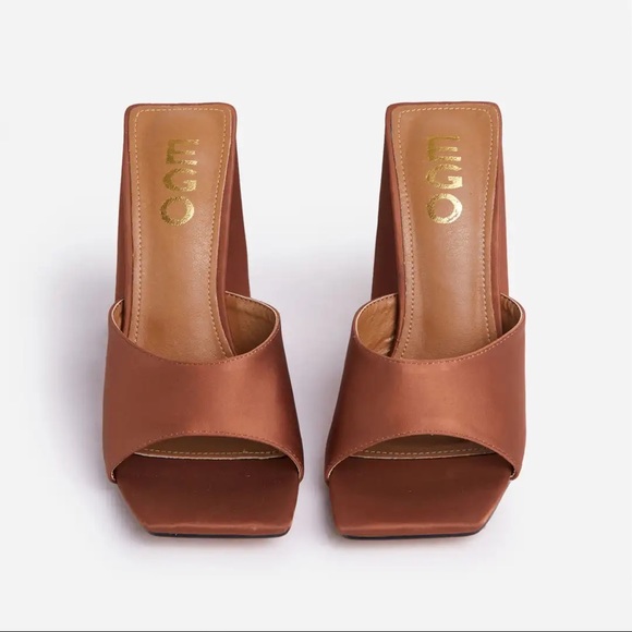 SOLD Square open toe sculptured flared block heel mule in brown satin - Picture 4 of 9